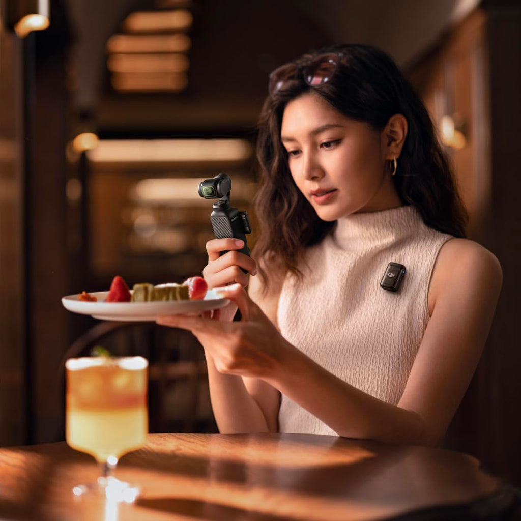 DJI Osmo Pocket 3 Creator Combo, Vlogging Camera With 1'' CMOS & 4K/120fps